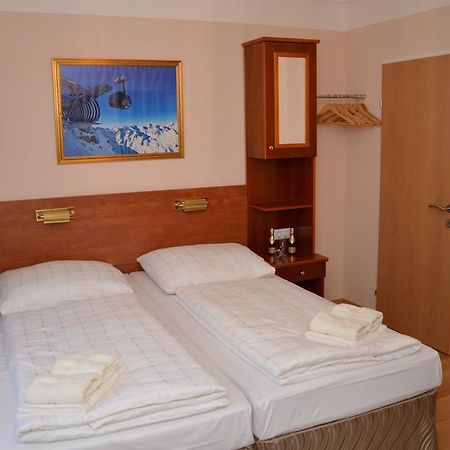 Private Room Pyrkerstrasse Bad Hofgastein Camera foto